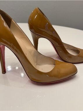 Christian Louboutin Glossy Olive-Brown Patent Pumps with Red Soles